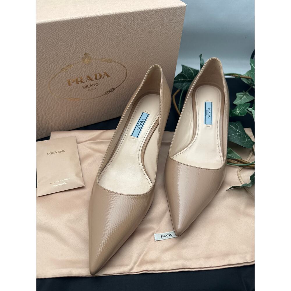 Prada Vernice Saffiano Leather Pumps Beige Pointed Toe Sz 39